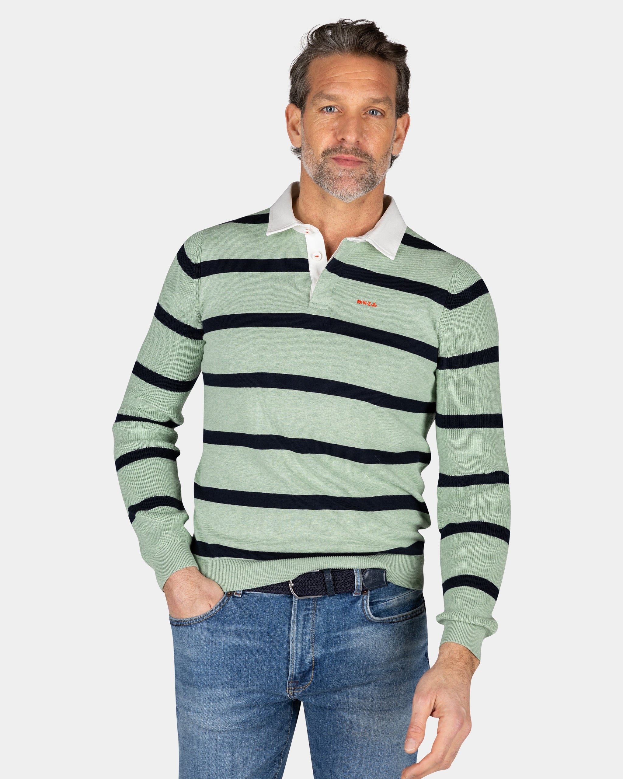 Groene longsleeve polo met donkergroene strepen Groene longsleeve polo met donkergroene strepen