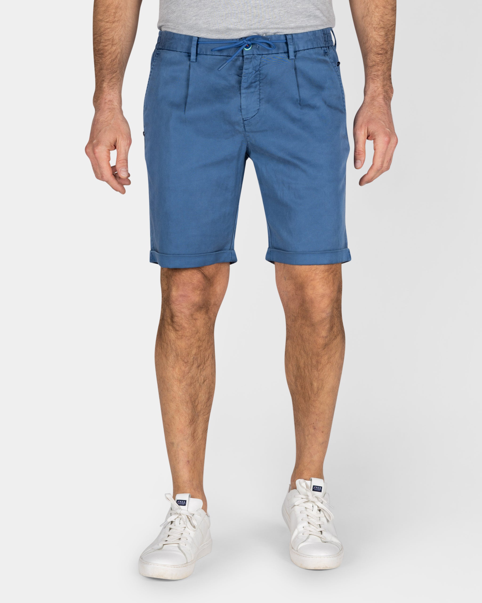 Blauw chino short met stretch Blauw chino short met stretch