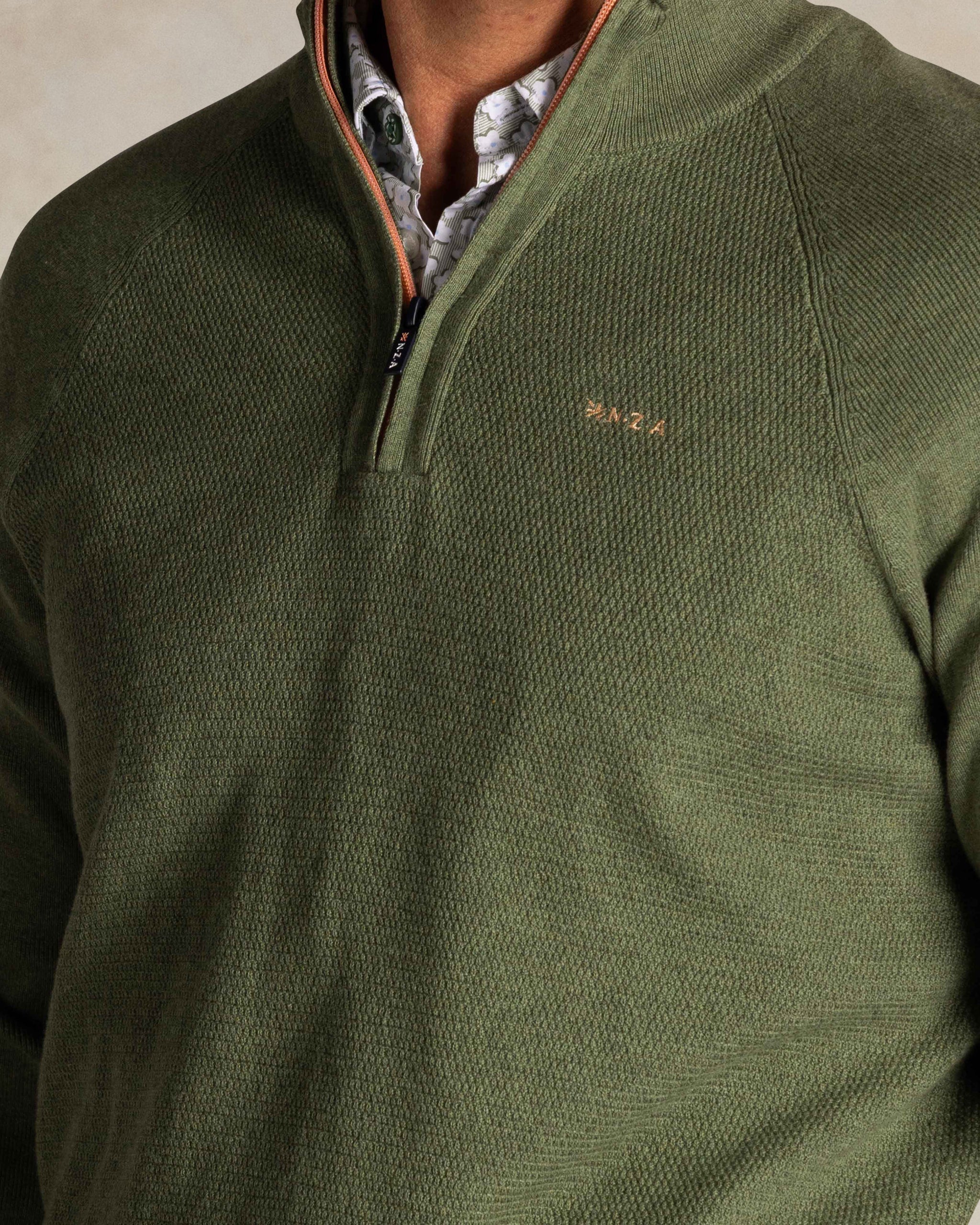 Jersey verde con media cremallera Jersey verde con media cremallera