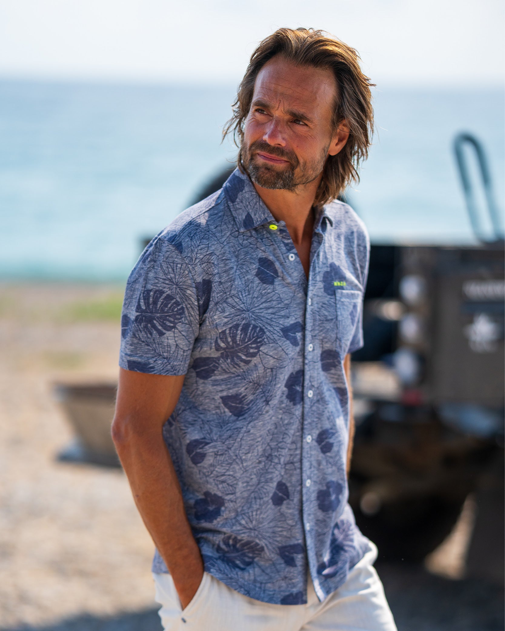 Blaues Leinenmischgewebe-Printhemd Blaues Leinenmischgewebe-Printhemd