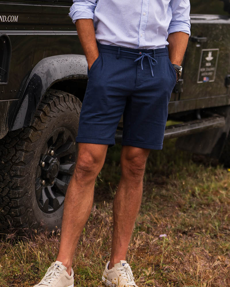 Pantalones cortos azul oscuro de algodón elástico Pantalones cortos azul oscuro de algodón elástico