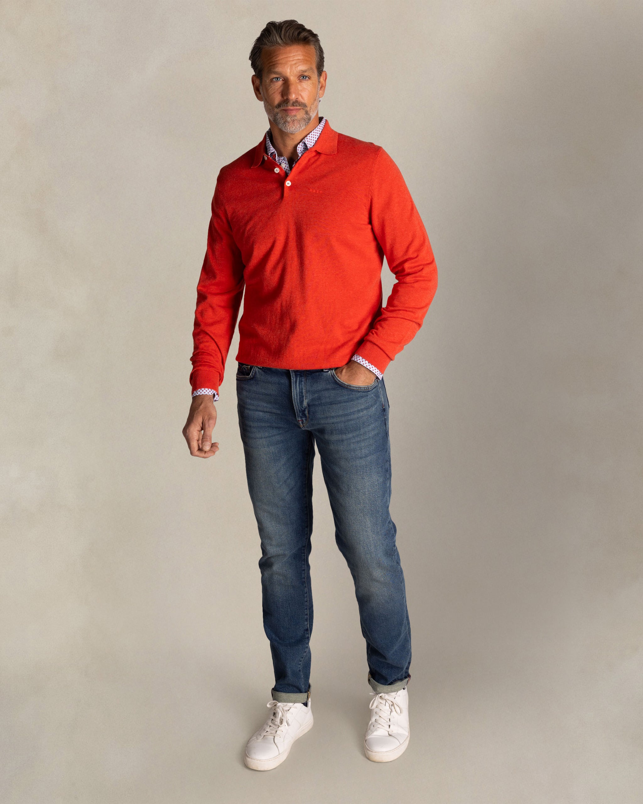 Polo rojo de algodón de manga larga Polo rojo de algodón de manga larga