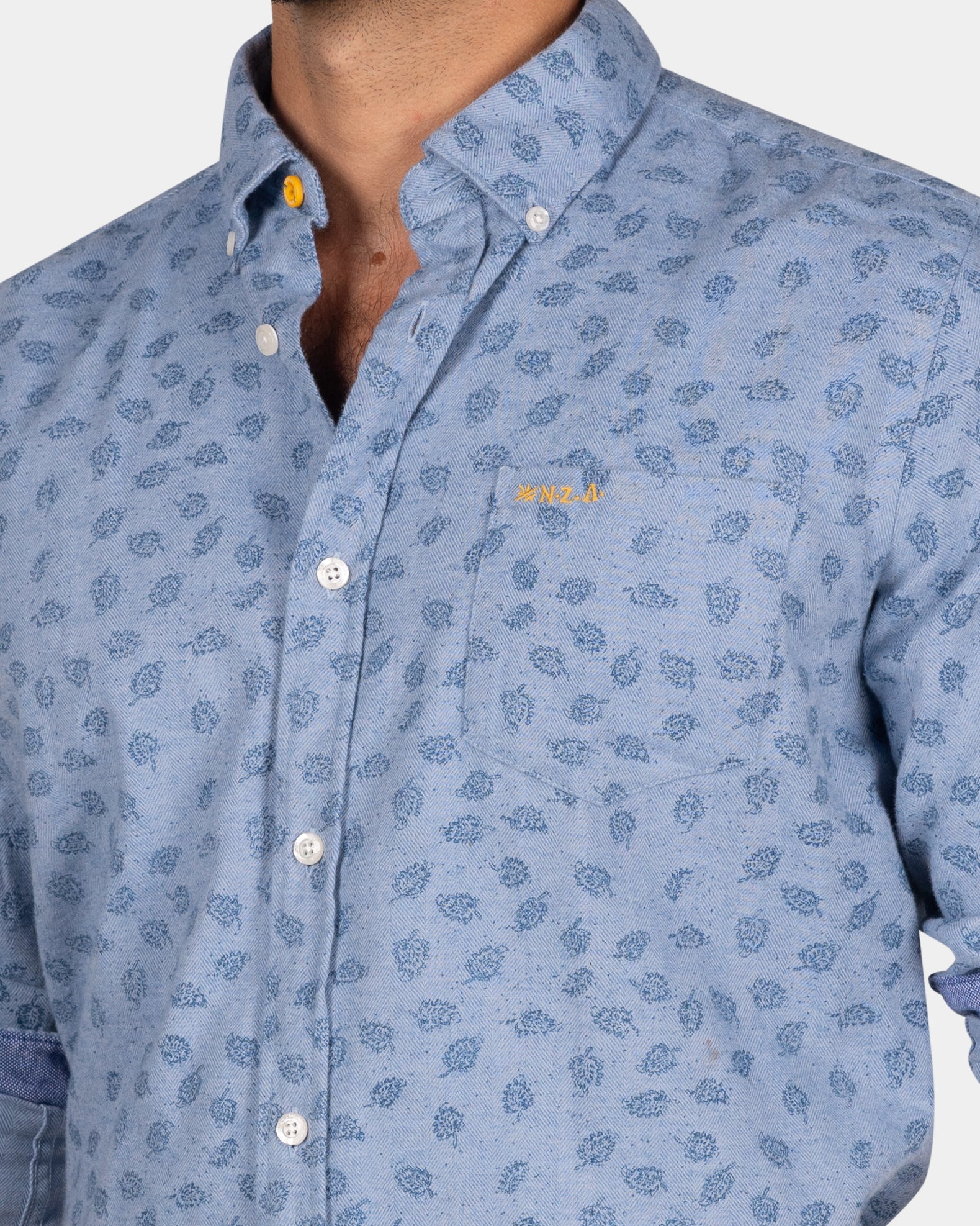 Camisa de franela azul clara con estampado de hojas - light_blue Camisa de franela azul clara con estampado de hojas - light_blue