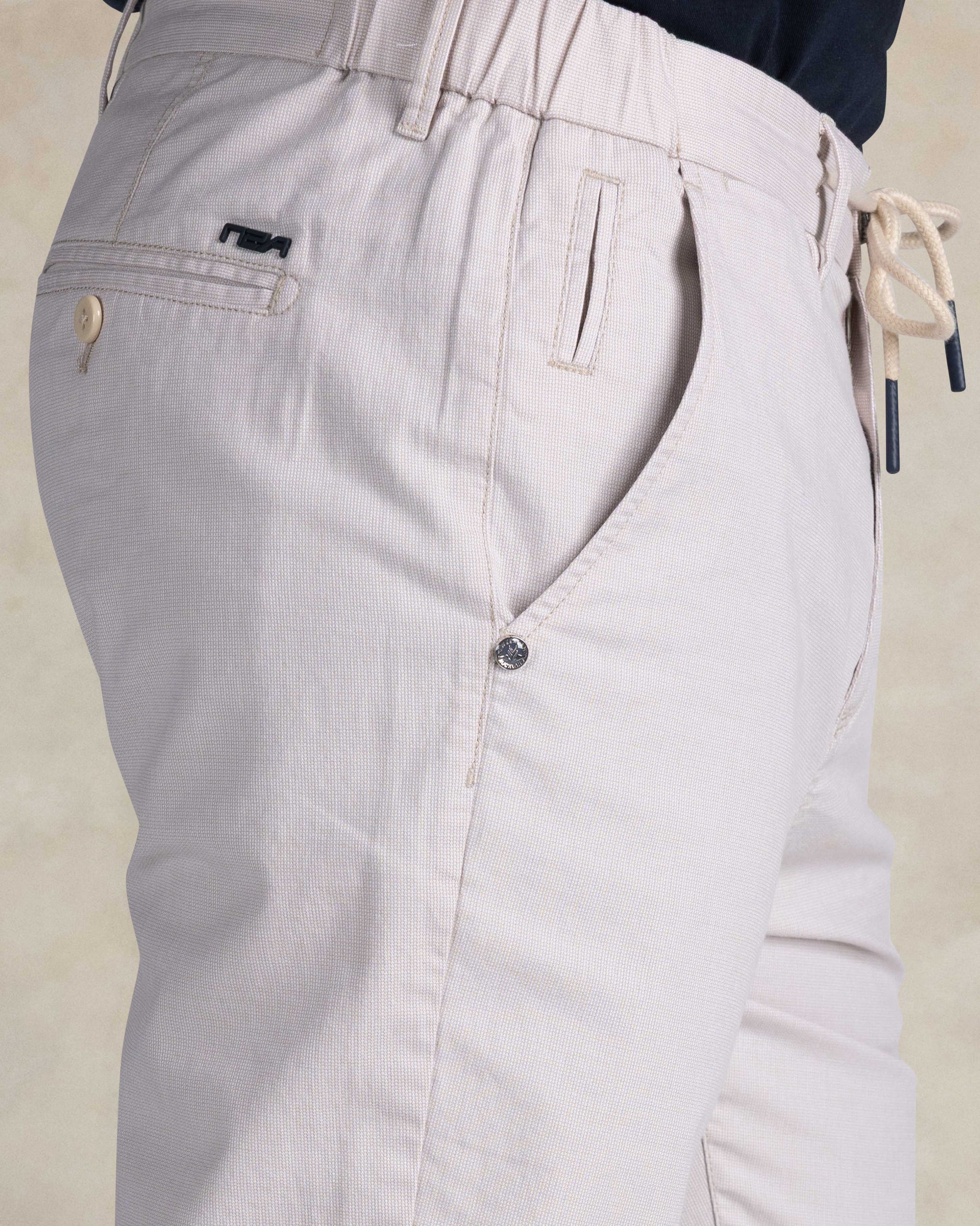 Ecru Baumwollhose mit Kordelzug und Stretch Ecru Baumwollhose mit Kordelzug und Stretch