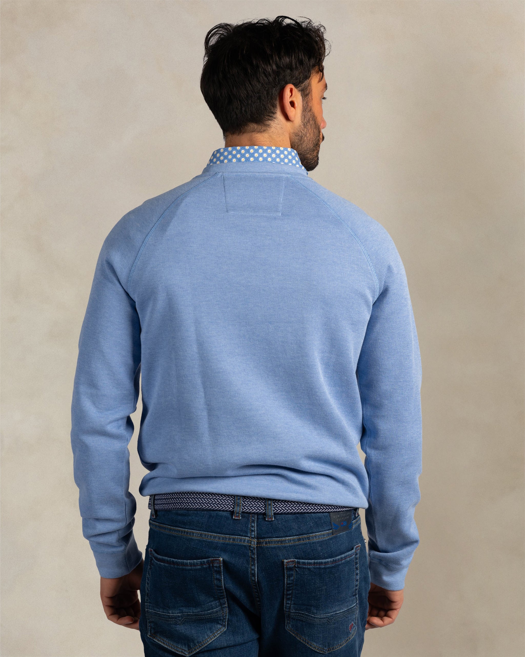 Lichtblauwe 100% katoenen sweater Lichtblauwe 100% katoenen sweater