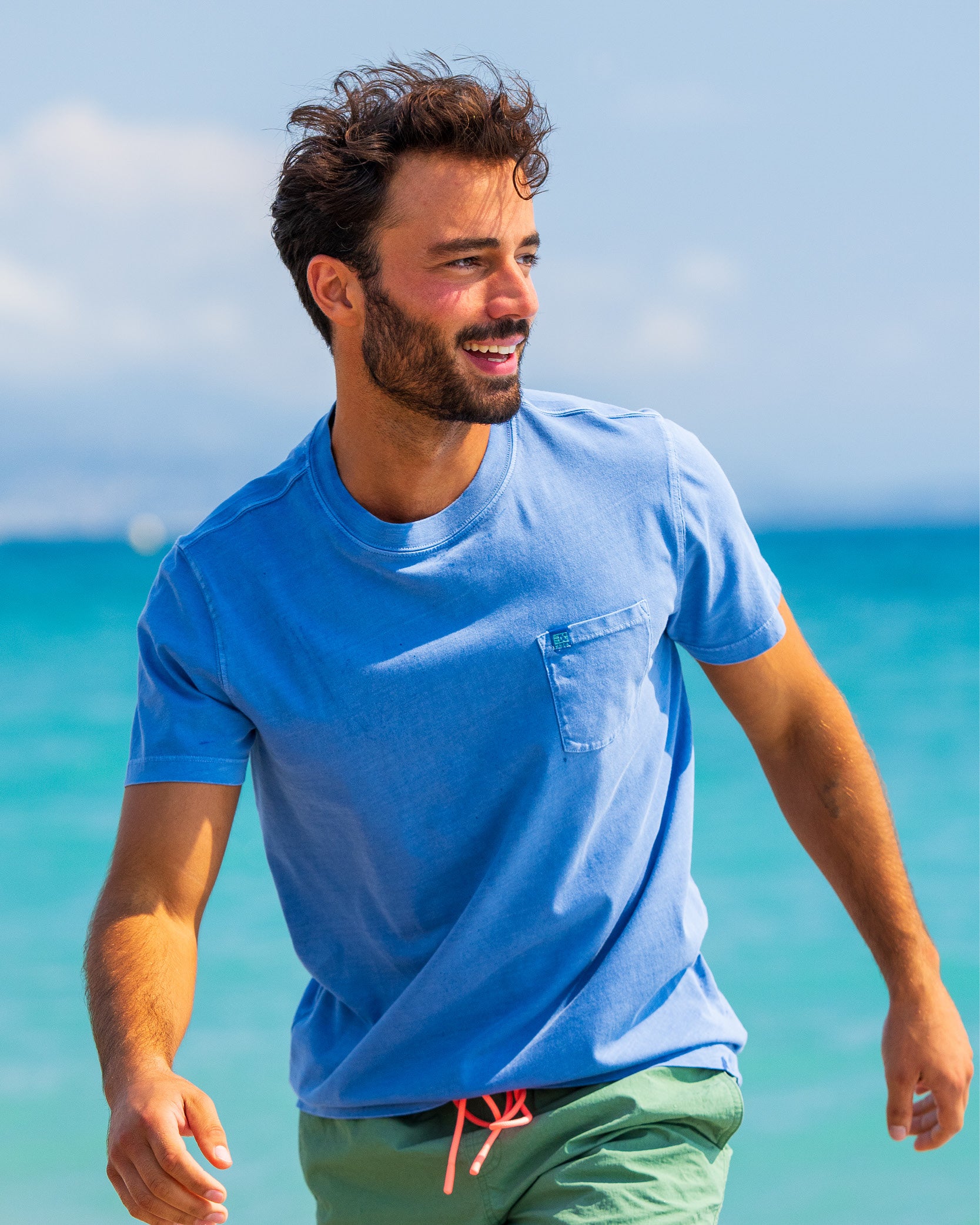 T-shirt en coton 100 % bleu clair T-shirt en coton 100 % bleu clair