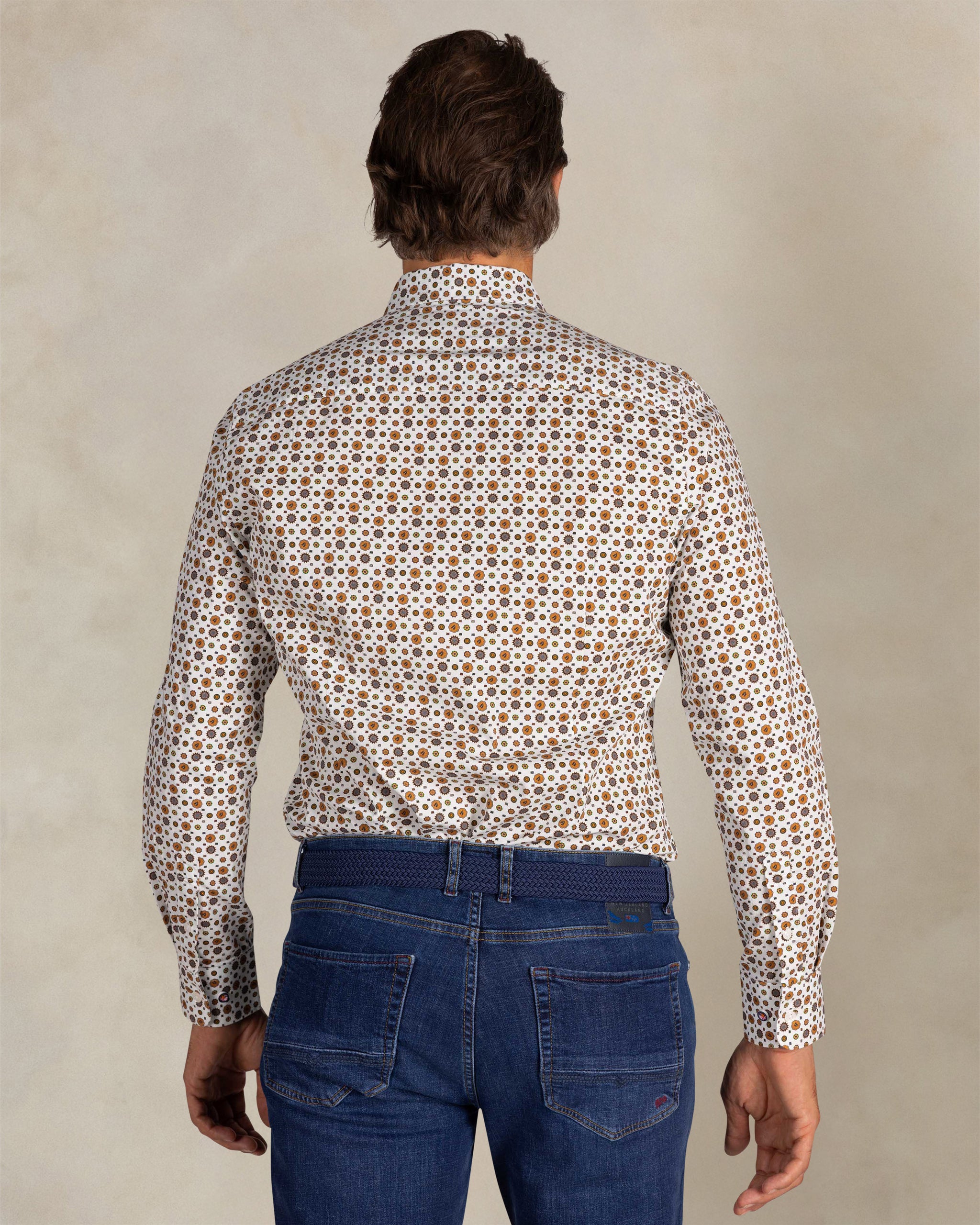 Chemise en coton blanche avec imprimé Chemise en coton blanche avec imprimé