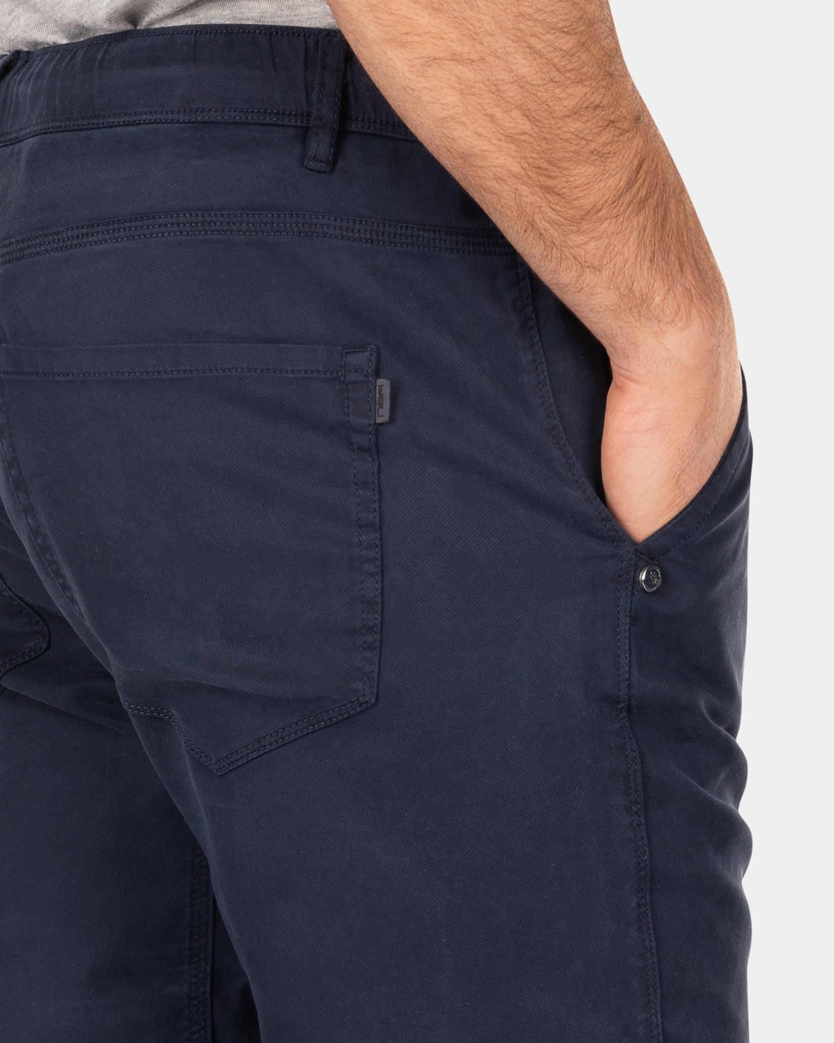 Sportive solid coloured chino - Traditional Navy Sportive solid coloured chino - Traditional Navy