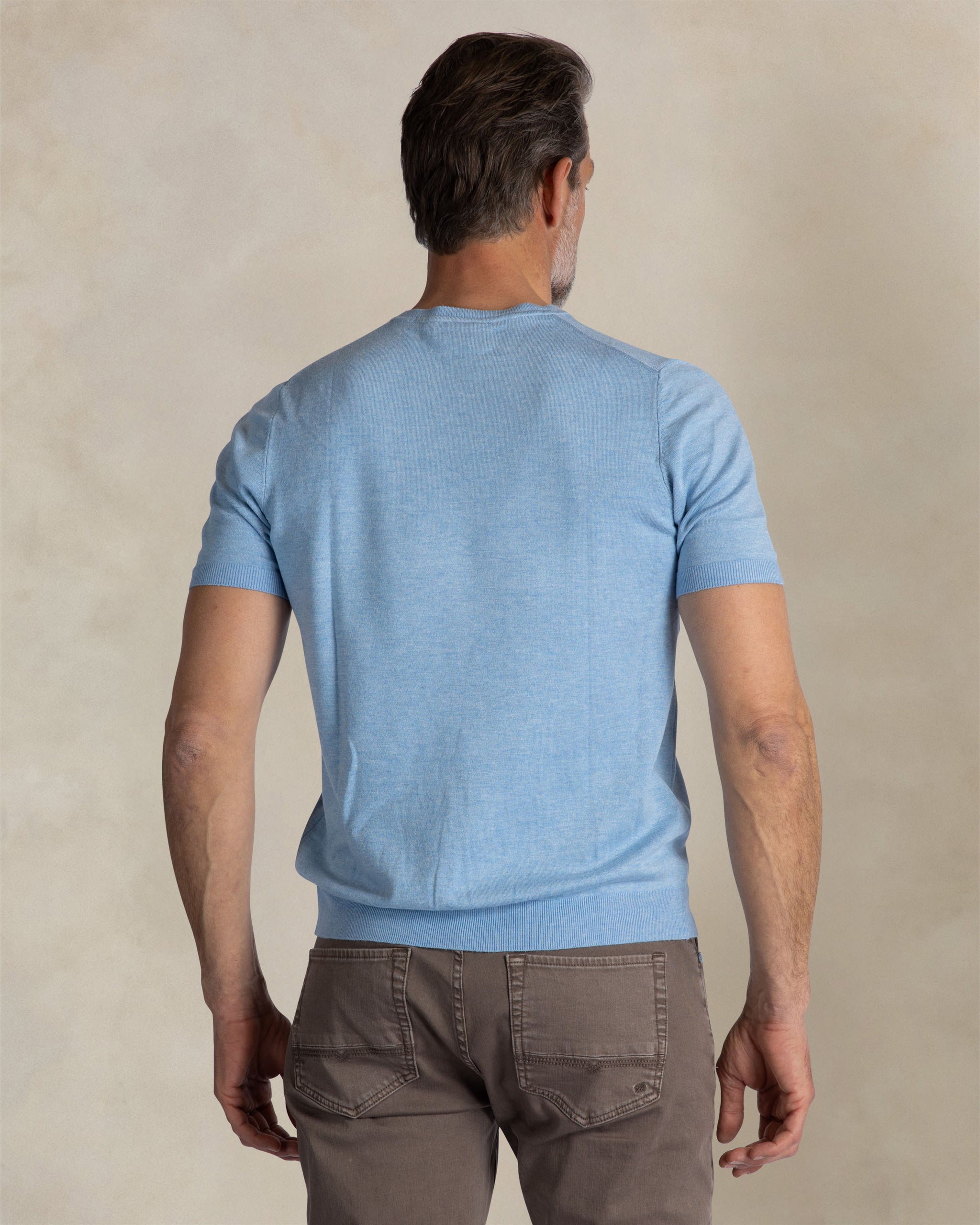 T-shirt en tricot extensible bleu clair T-shirt en tricot extensible bleu clair