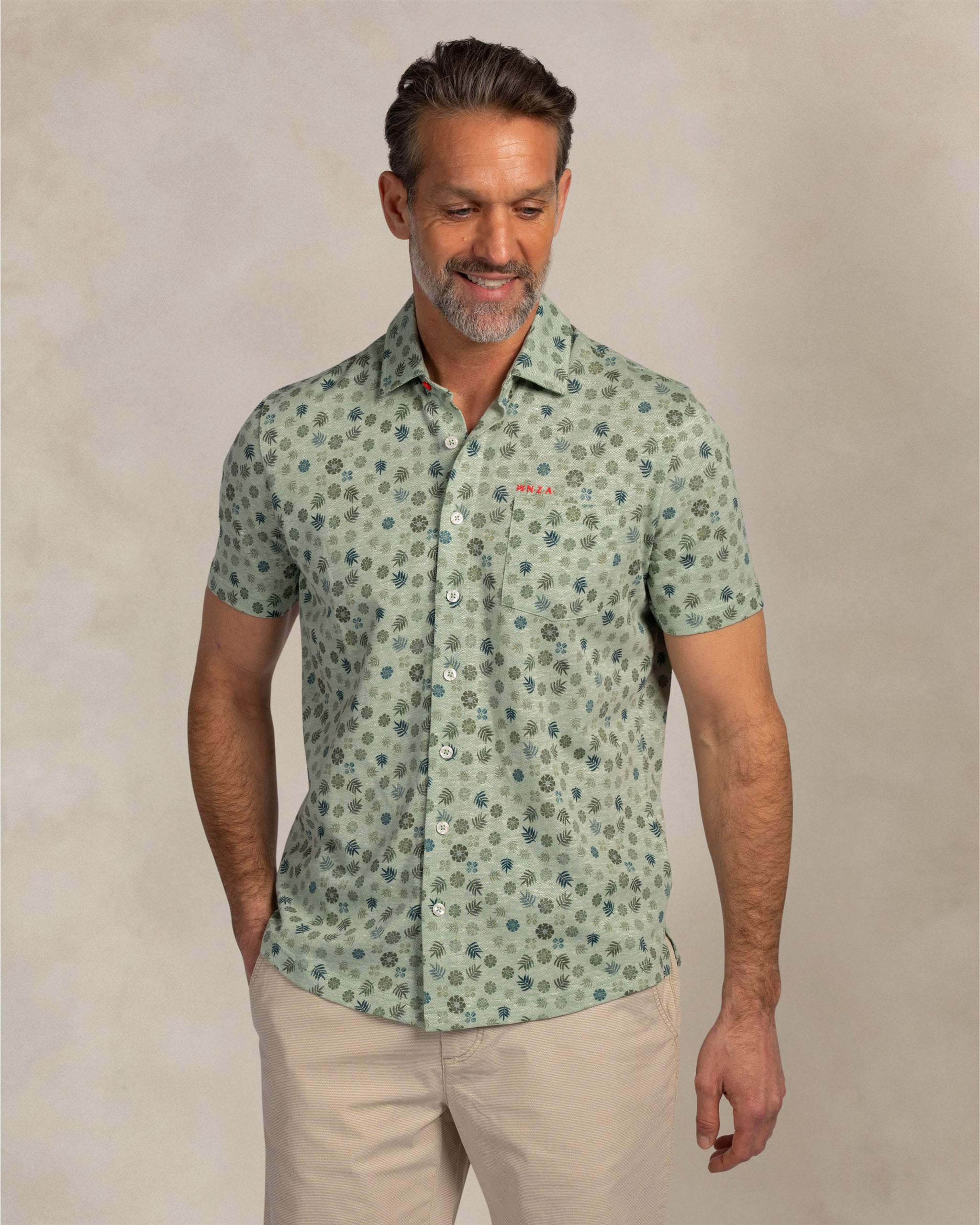 Camisa verde de lino de manga corta Camisa verde de lino de manga corta