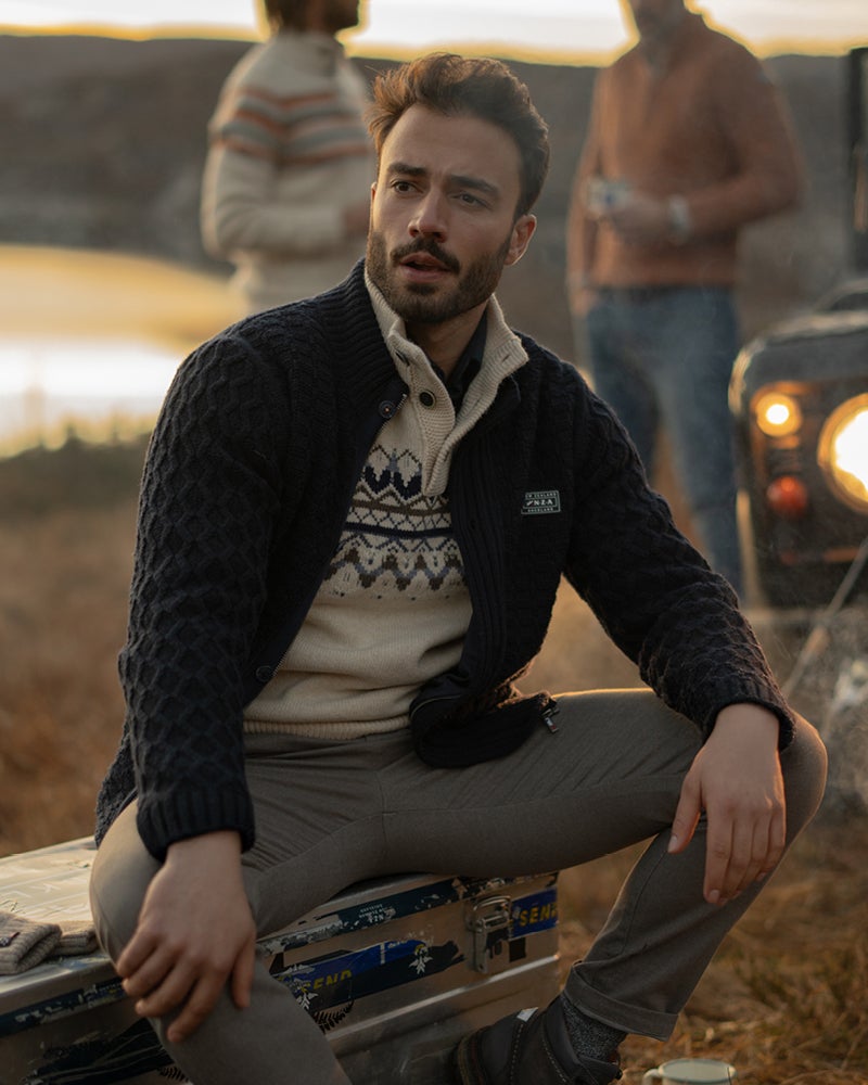 Cárdigan azul de lana con cremallera Cárdigan azul de lana con cremallera