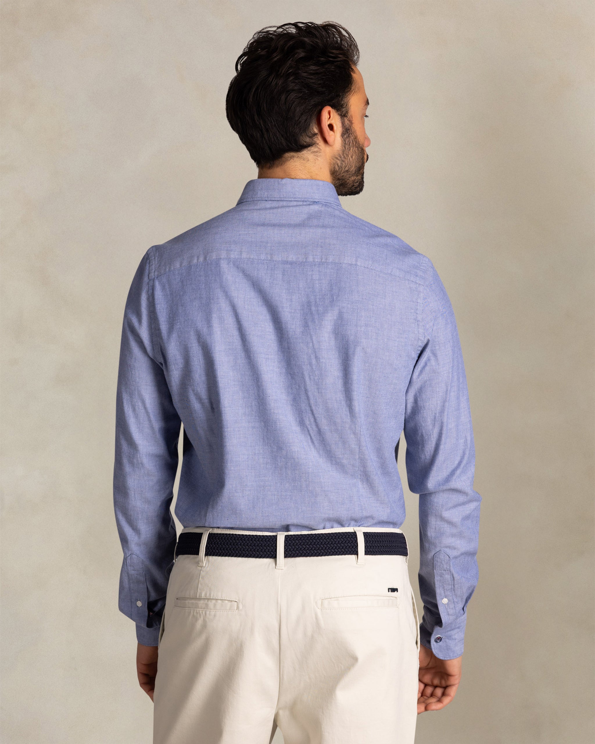 Blauwe katoenen stretch overhemd Blauwe katoenen stretch overhemd