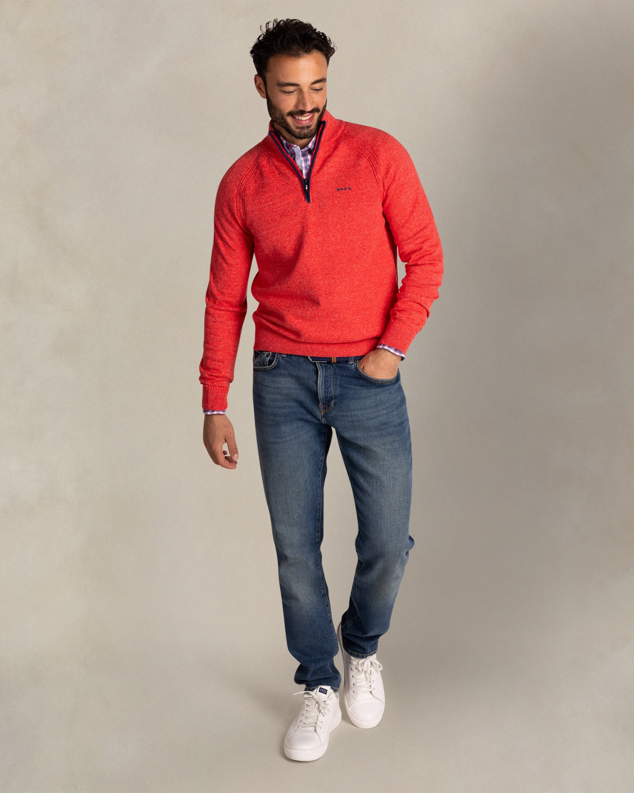 Rote Baumwoll-Halbreißverschluss-Pullover Rote Baumwoll-Halbreißverschluss-Pullover