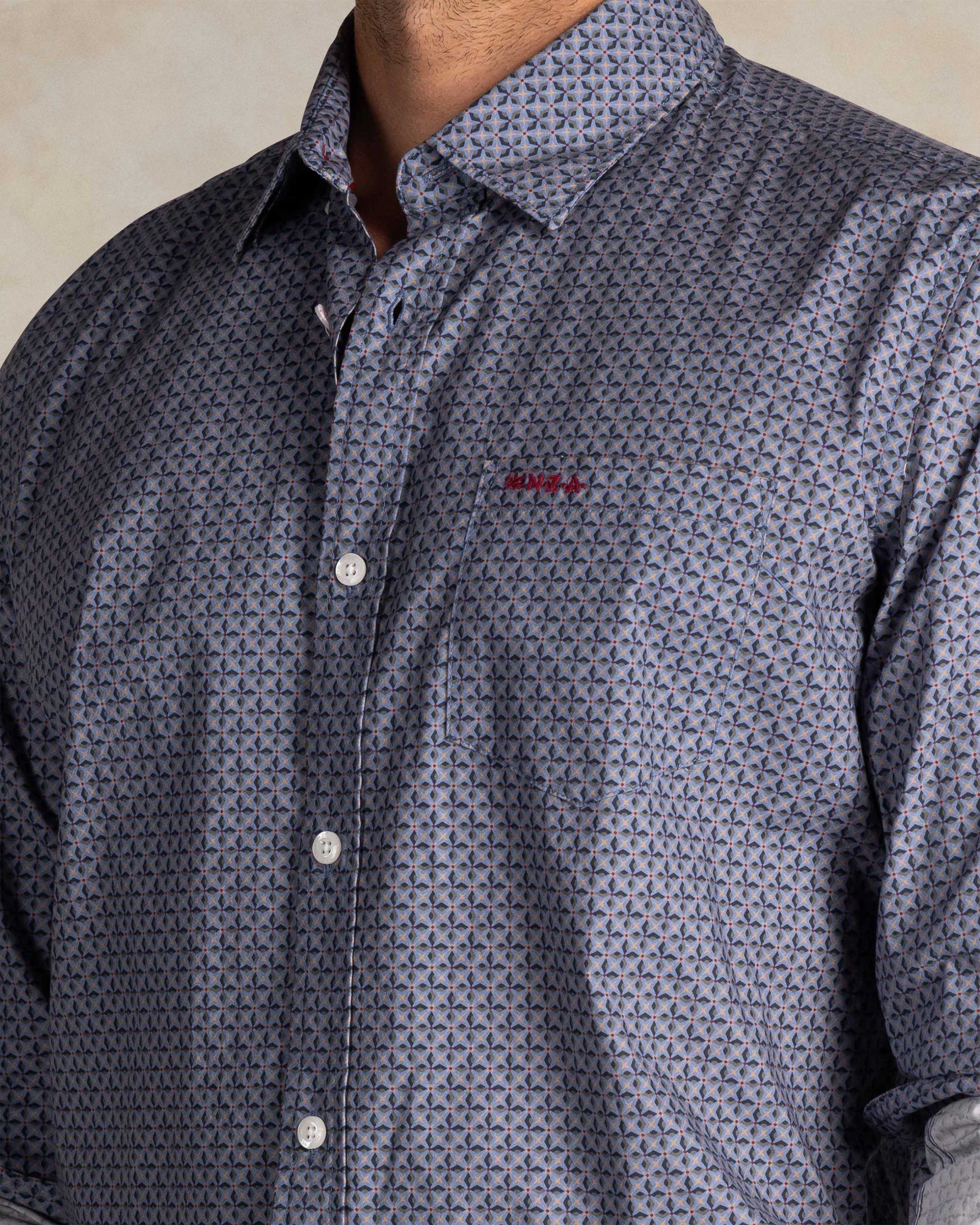 Blaues Baumwollstretchhemd Blaues Baumwollstretchhemd