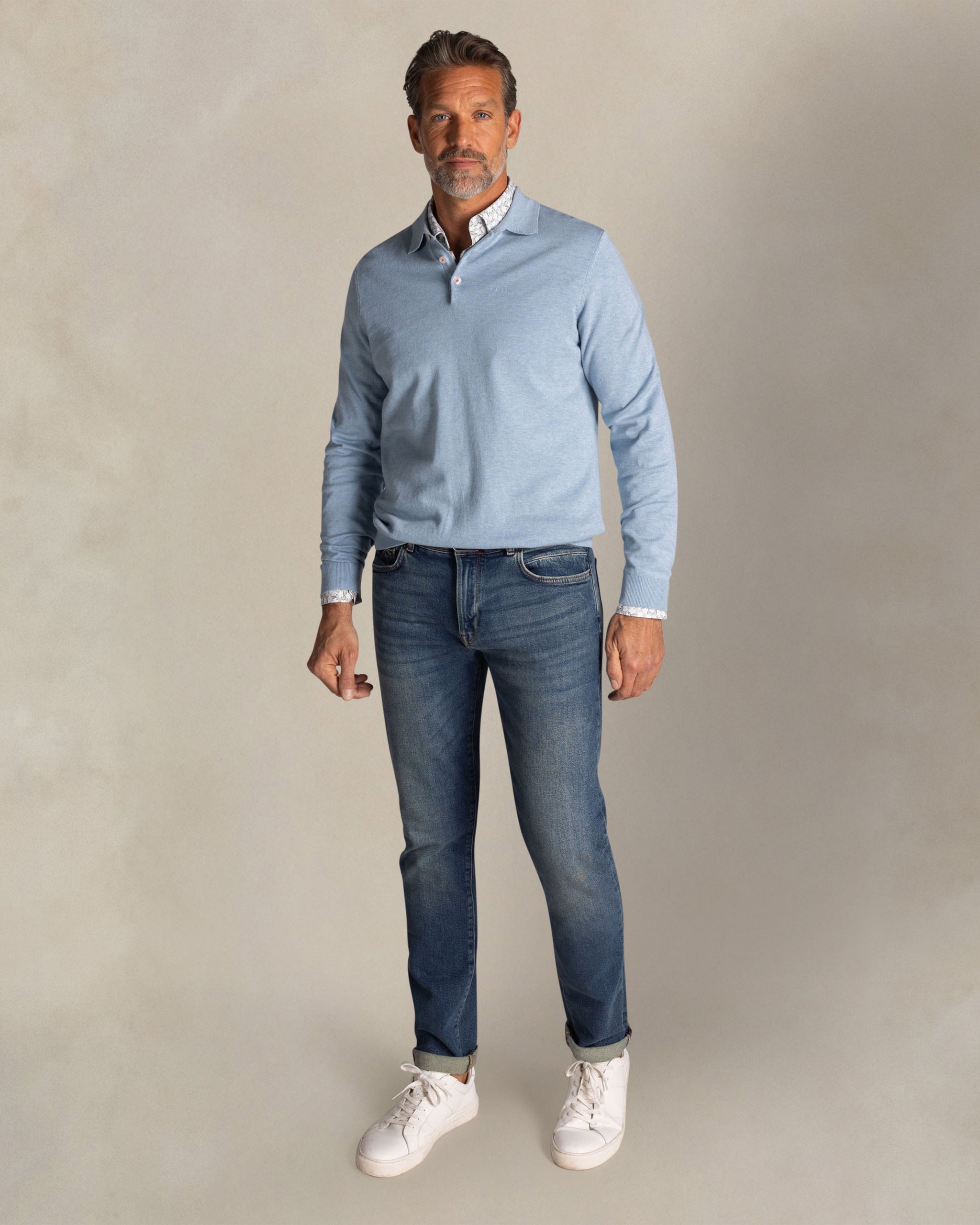 Polo azul de algodón de manga larga Polo azul de algodón de manga larga