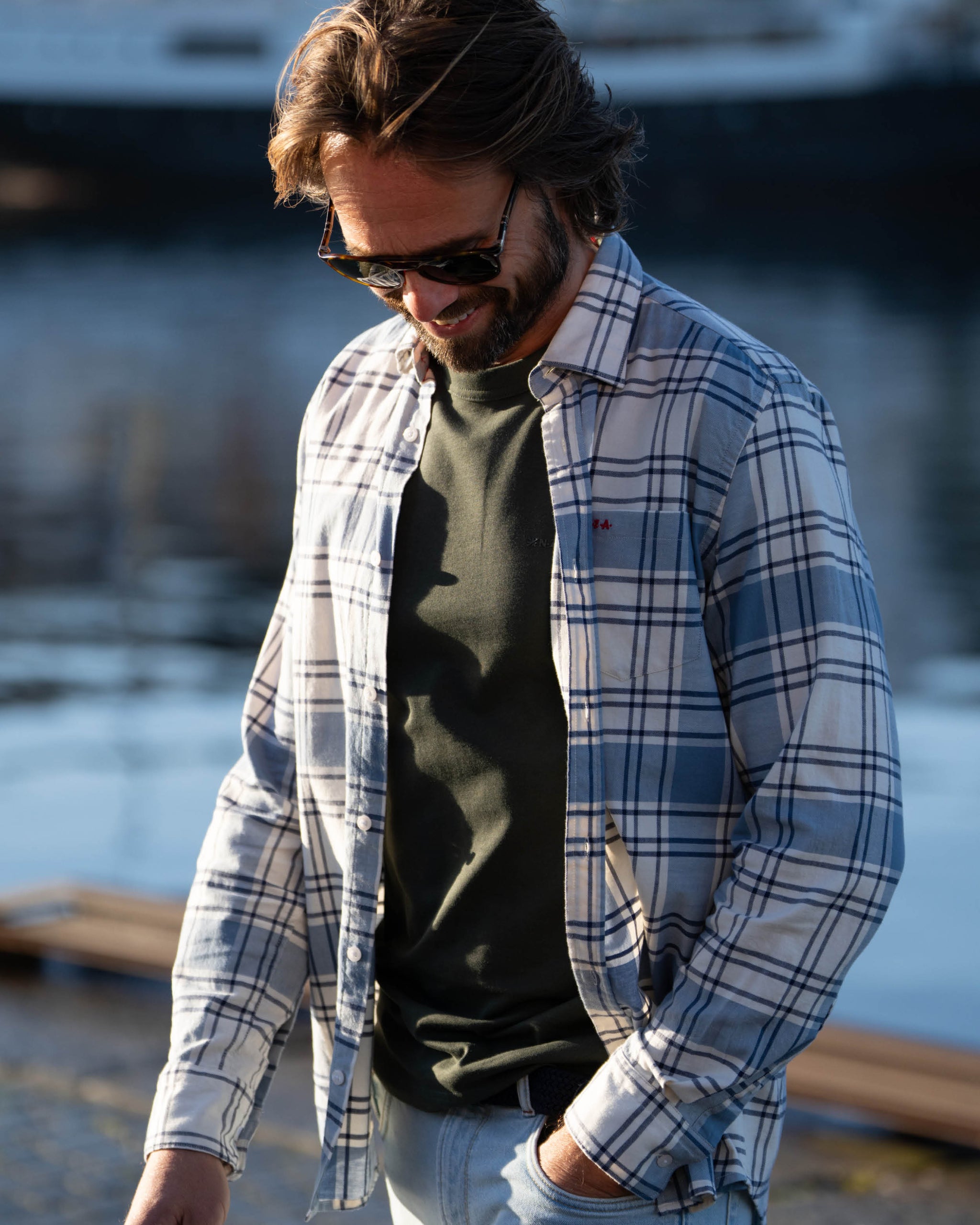 Wit katoenen geruit overhemd Wit katoenen geruit overhemd