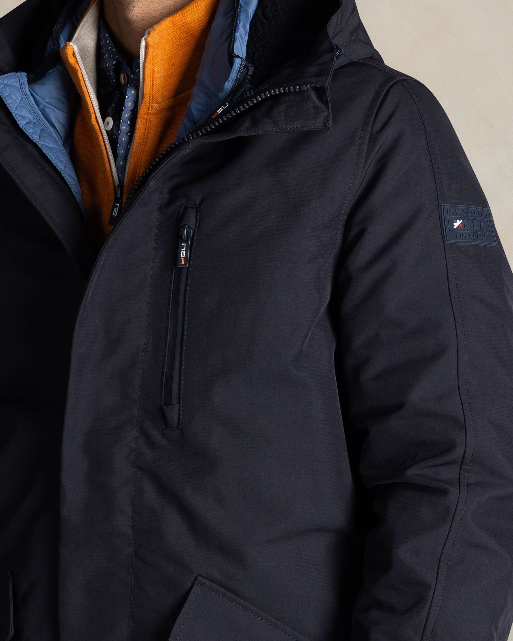 Parka bleue avec capuche Parka bleue avec capuche