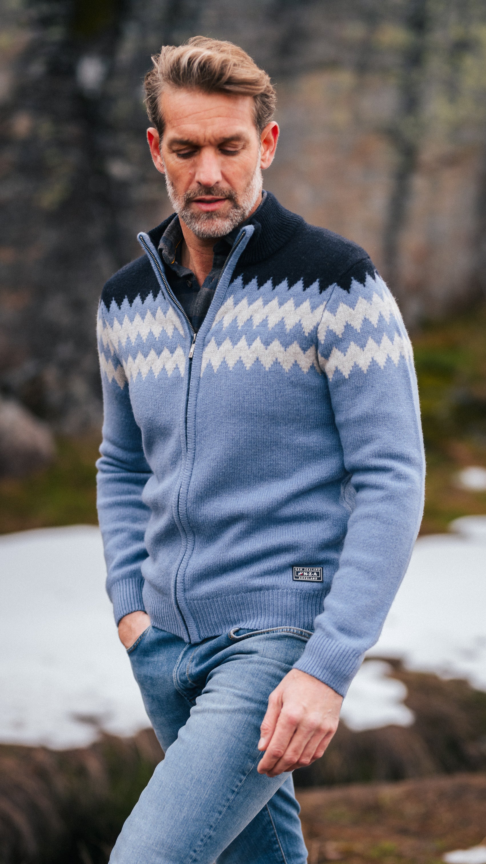 Blauw wollen vest met wit motief - Mineral Blue | NZA New Zealand